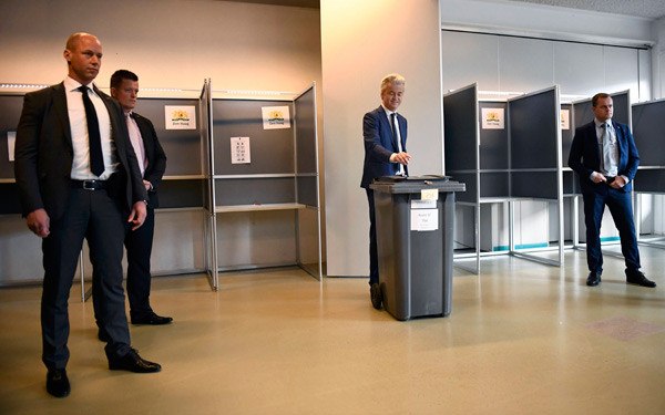 17-03/16/fft16_mf8746625