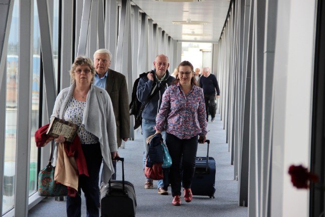 17-03/28/830599d3-5d71-4a95-b1ee-84c88a3a4ee9