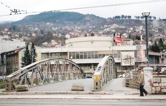 17-05/30/30kr16-bosna-kayip-cami-2