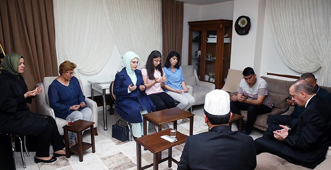 17-06/03/20170603aw087442_04-1496520422