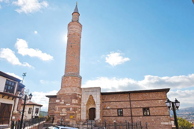 17-06/11/sayfa-17-camii-ankara