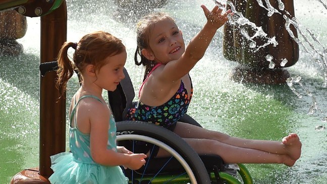 17-08/06/_97117623_promo