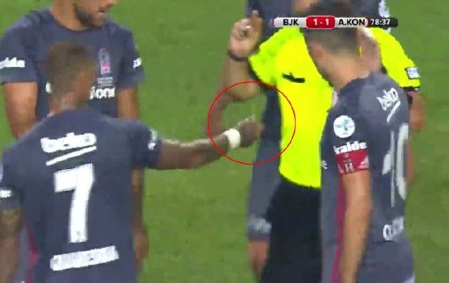 17-08/07/0x0-quaresma-kelebek-salladi-avrupada-olay-oldu-1502089659078