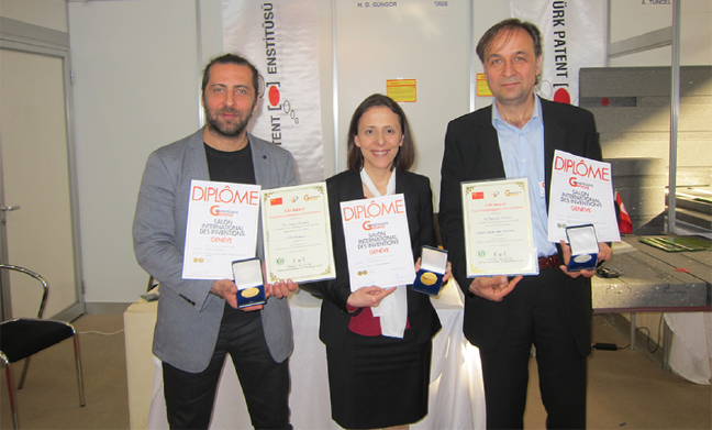 17-08/12/doc-dr-devrim-pesen-okvur-altin-madalya-ile-odul_940x800_resize_thumb