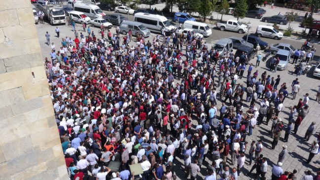 17-08/25/3-1503656636