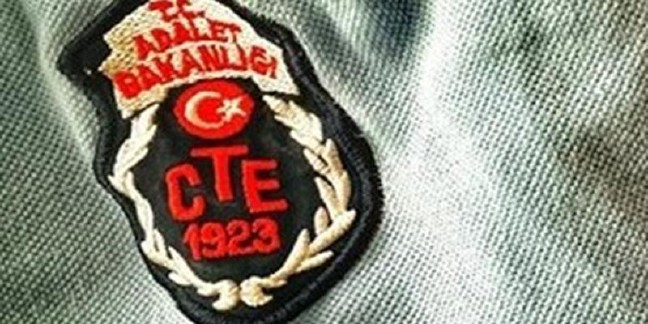 17-08/25/586b4fd6496783132813ccfe