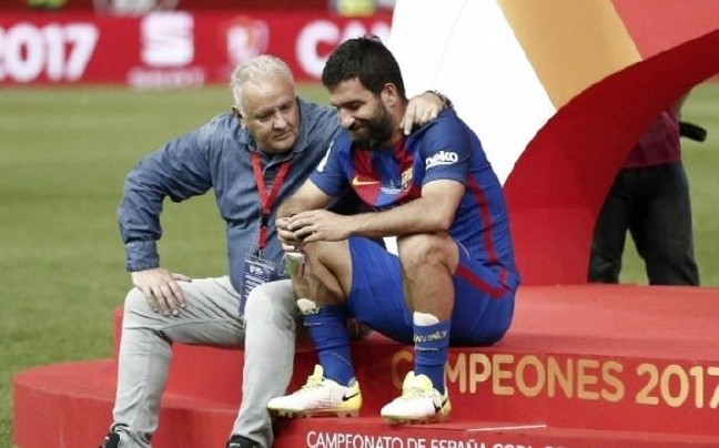 17-08/25/599fd7e6ae78492794fd3c40