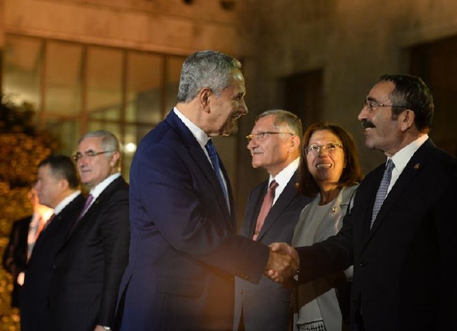 17-09/05/59aee59bc03c0e324475d078