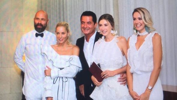 17-09/18/59bff4c97152d8369843adf9