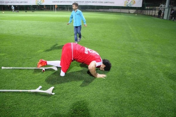 17-10/07/ampute_1149