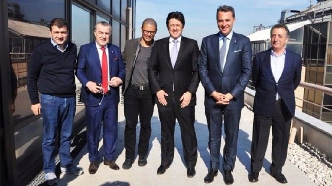 17-10/08/i2gga_1507470094_9165