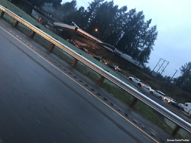 17-12/18/5a37efc50f254408b43d4fb5