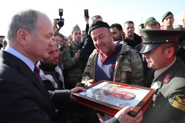 18-02/05/22-1517832838