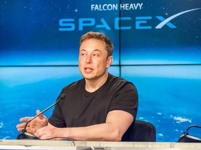 18-02/07/elonmusk4foto