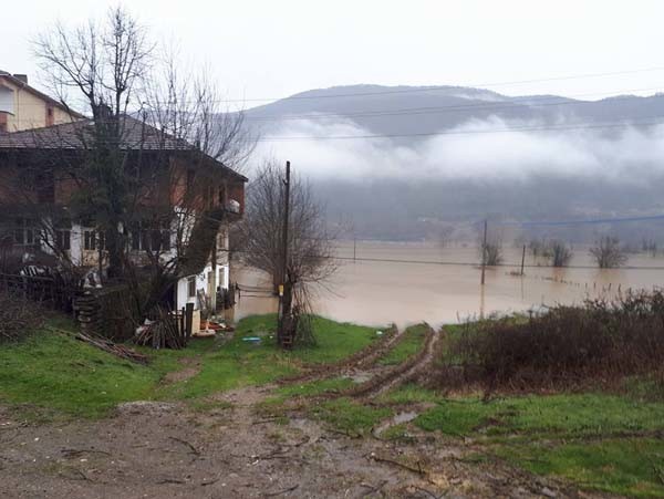 18-03/05/bartin-da-300-kisiye-iki-gecedir-ulasilamiyor-10942361