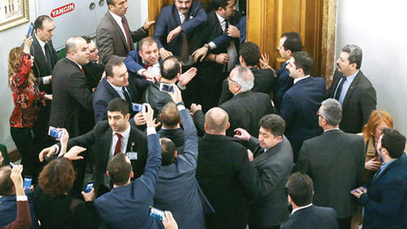 18-03/14/5aa983237af5073a8408a997