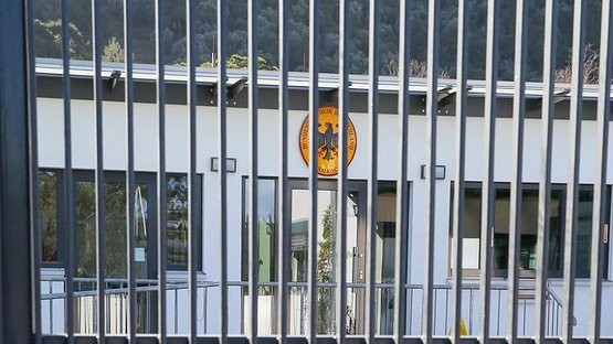 18-03/16/0x0-pkkpyd-yandaslari-almanyanin-girit-konsoloslugunu-isgal-etti-1521219500767