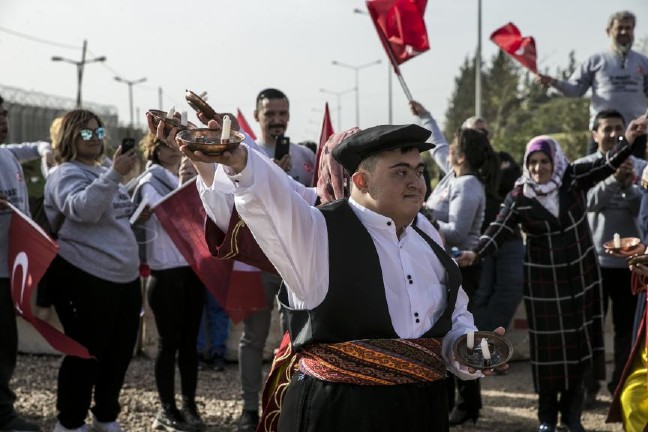 18-03/21/2018-2fhaber-2f3-mart-2fdownn-2