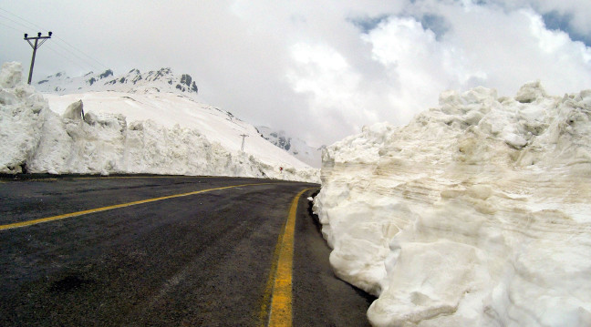 18-04/15/baharda-3-metre-karla-mucadele_7595_dhaphoto2