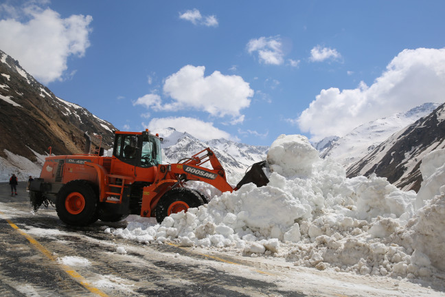 18-04/15/baharda-3-metre-karla-mucadele_7595_dhaphoto7