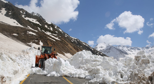 18-04/15/baharda-3-metre-karla-mucadele_7595_dhaphoto9