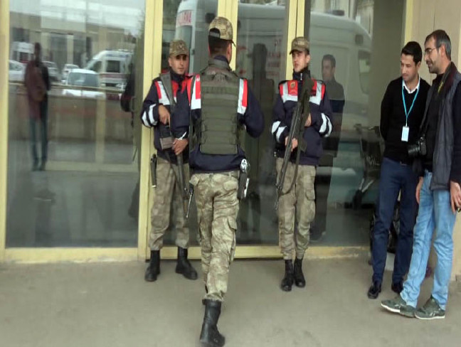 18-04/16/derik-kaymakaminin-sehit-edildigi-saldirinin-sanigi-kendini-yakti_3073_dhaphoto3