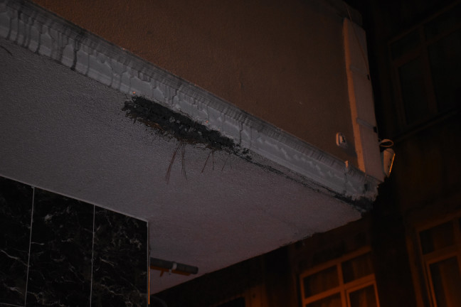 18-04/16/fatihte-ara-sokaga-giren-tir-dehset-sacti_5843_dhaphoto2