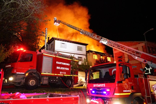 18-04/23/aw370721_02