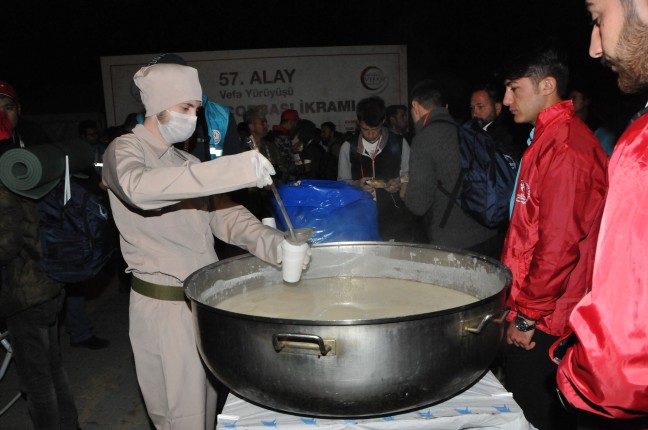 18-04/25/aw372687_03