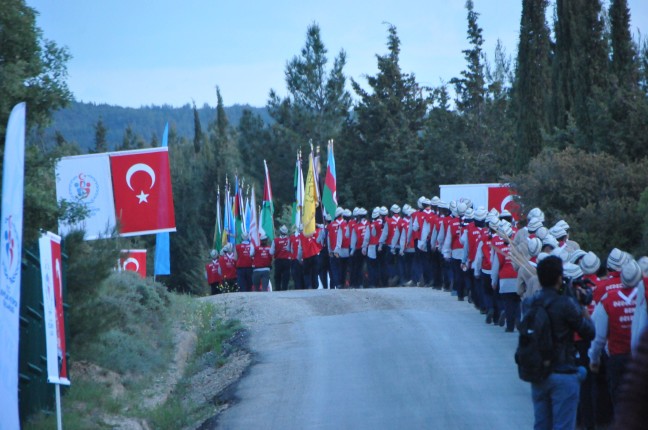 18-04/25/aw372687_18