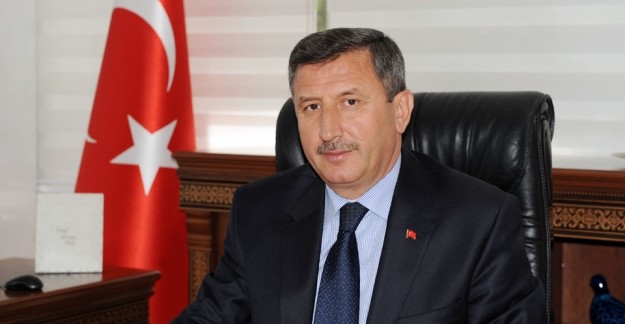 18-04/26/yeni-burdur-valisi-serif-yilmaz-kimdir-biyografisi-ve-hayati_4cc7d