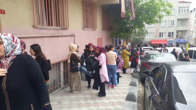 18-05/11/esenlerde-ilkokula-bomba-ihbari-2_3302_dhaphoto1