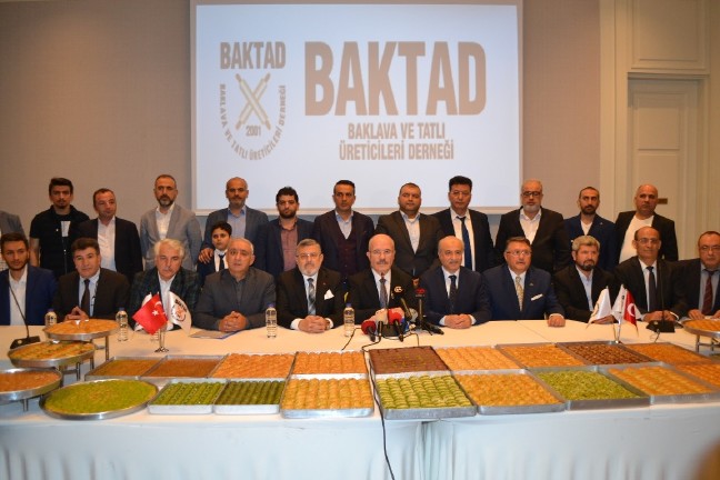 18-05/12/aw389842_02