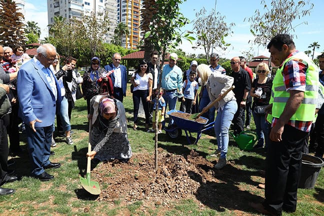 18-05/13/resimid_9609719-copy