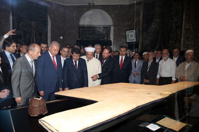 18-05/18/aw395903_03