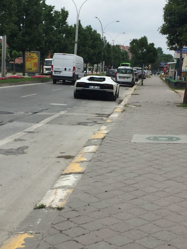 18-05/22/lamborghini2