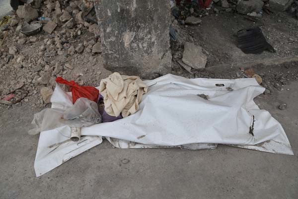 18-05/29/musul-da-enkaz-altindan-1200-den-fazla-ceset-cikarildi-11590599