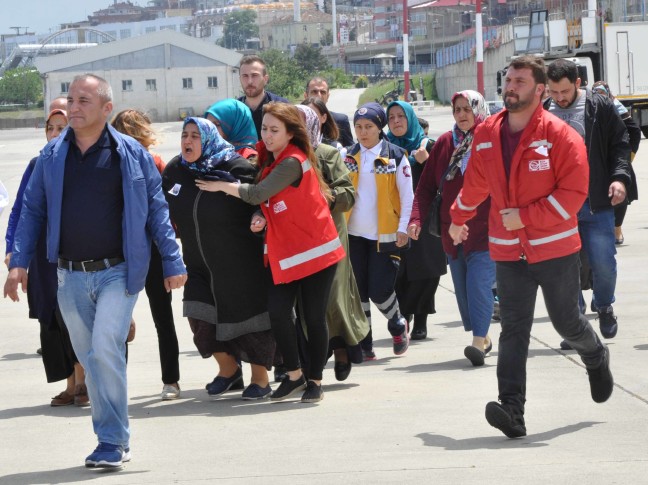 18-06/03/asker-olmaya-birlikte-karar-veren-3-arkadas-da-sehit-oldu_7766_dhaphoto17