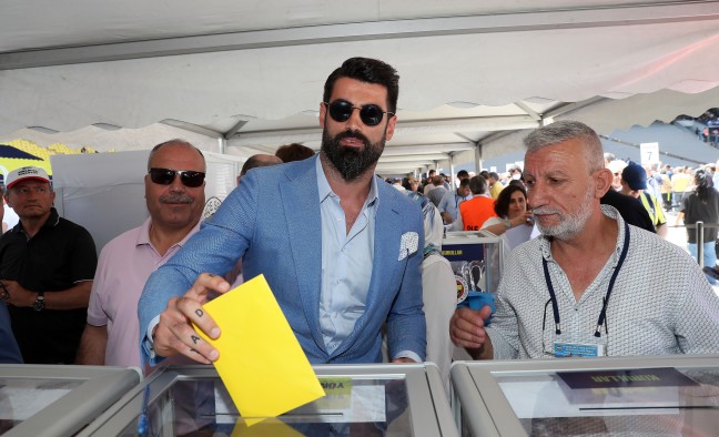 18-06/03/volkan-demirel