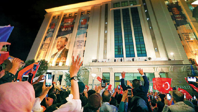 18-06/25/5b303b125379ff2cf0a80e25-copy