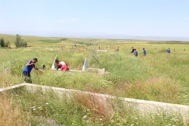 18-06/30/aw432230_03