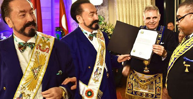 18-07/26/adnan-oktar-mason