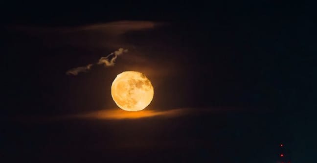 18-07/27/ay-tutulmasi-1532696223