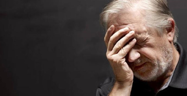 18-08/02/alzheimer-hastaligi-nedir