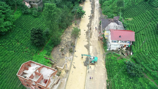 18-08/03/dere-yatagindaki-ruhsatsiz-binanin-sahibi-sel-nedeni-bina-degil-kopru-hatali_8363_dhaphoto16