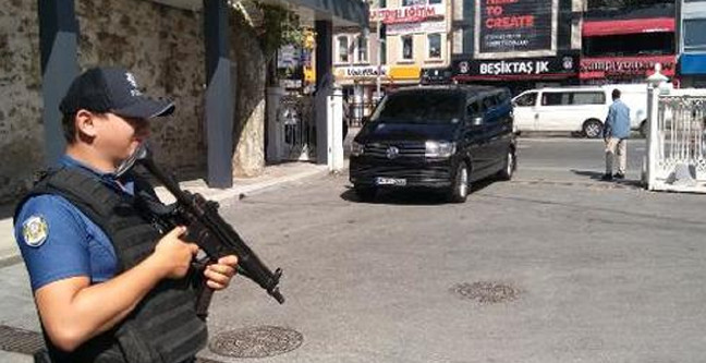 18-08/10/bakan-albayrak-yeni-ekonomik-model-toplantisi-oncesi-dolmabahcede