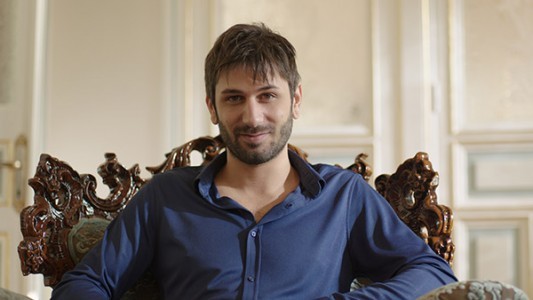 18-08/23/kara-yazi-dizisi-mehmet-ushan-cakir-kac-kilo