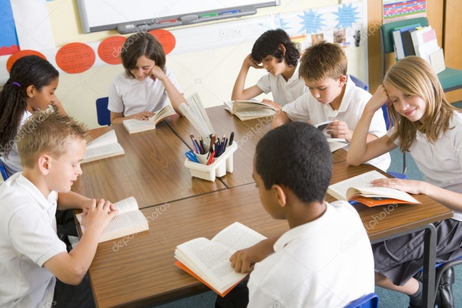 18-08/27/depositphotos_4759565-stock-photo-schoolchildren-reading-books-in-class