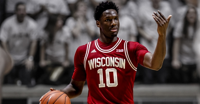 18-08/29/nigel_hayes_signs_with_sacramento_through_2018-19_season