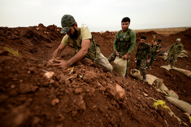 18-10/13/idlibde-agir-silahlardan-arinan-cephelerde-muhalifler-elleri-tetikte-bekliyor_2939_dhaphoto4